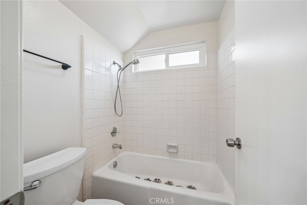 2766 Loyola Property Photo 17
