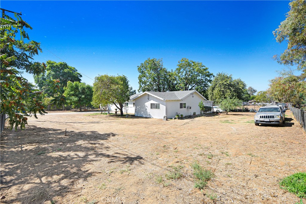 6523 Lorena Property Photo 2