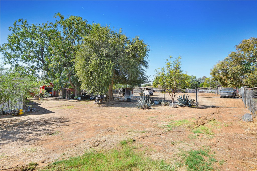 6523 Lorena Property Photo 4