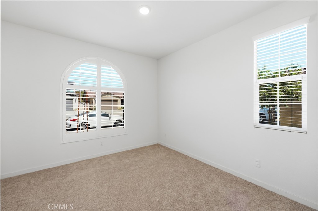35245 Vernon Property Photo 13