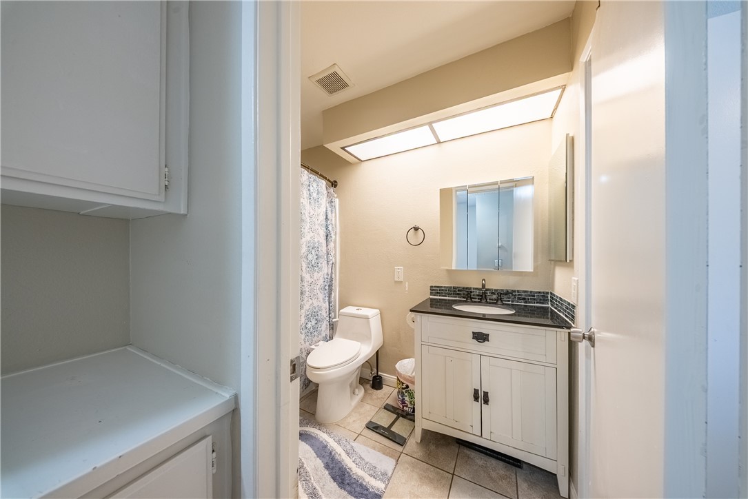 8754 Pine Crest Place Property Photo 11