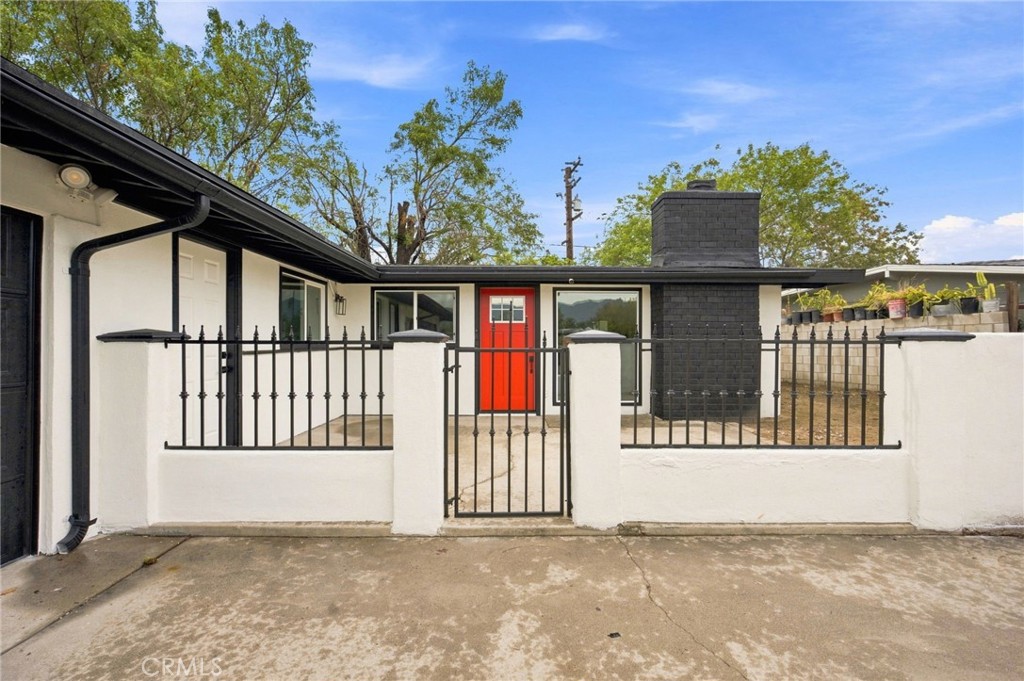 663 E Margarita Property Photo 3