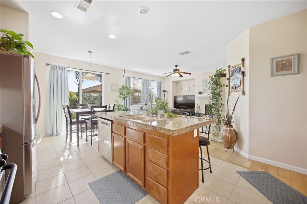 1198 Oasis Court Property Photo 32