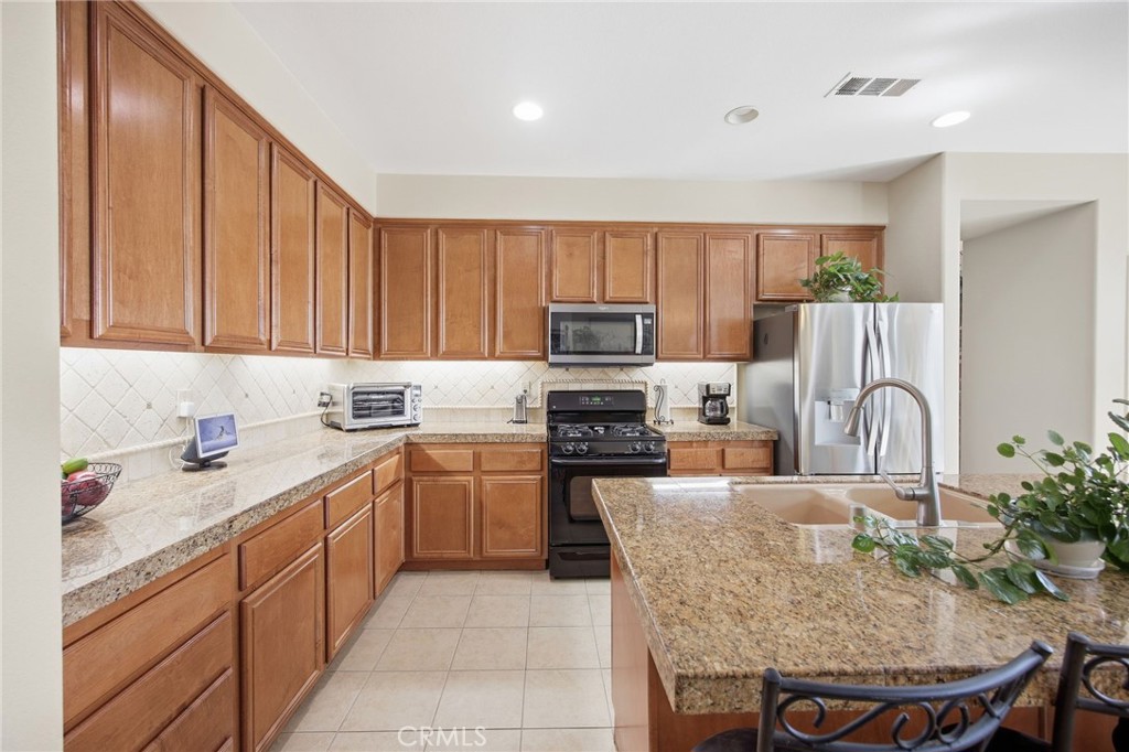 1198 Oasis Court Property Photo 33