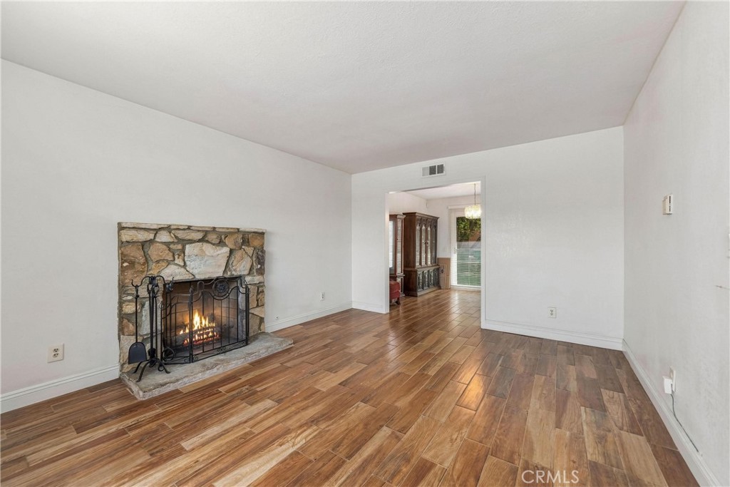 15518 S Stanford Property Photo 4