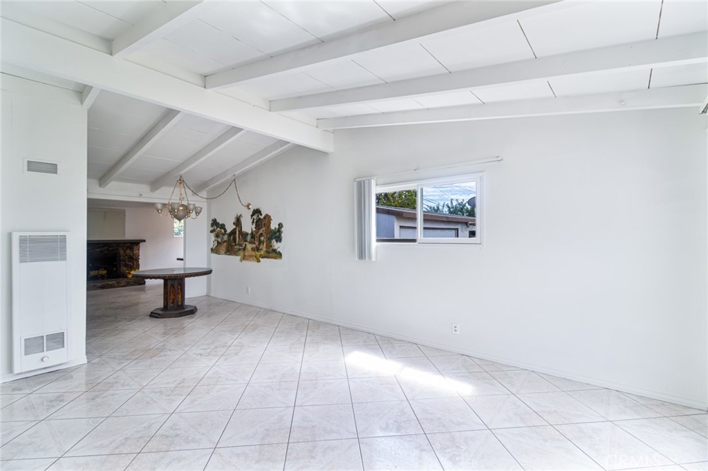 825 N Lilac Avenue Property Photo 8