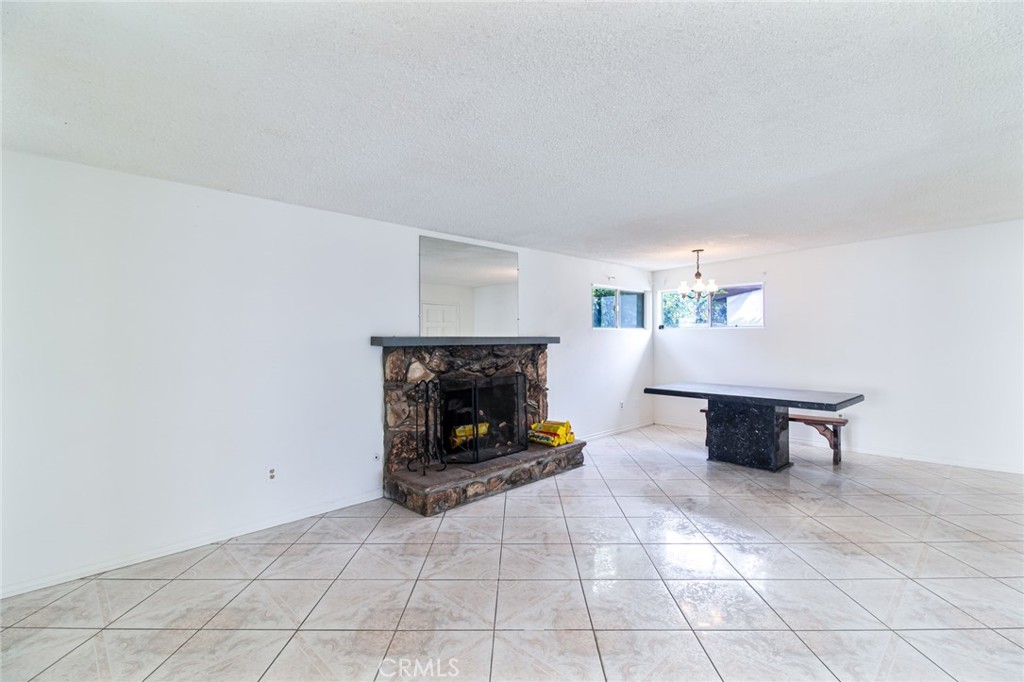 825 N Lilac Avenue Property Photo 14
