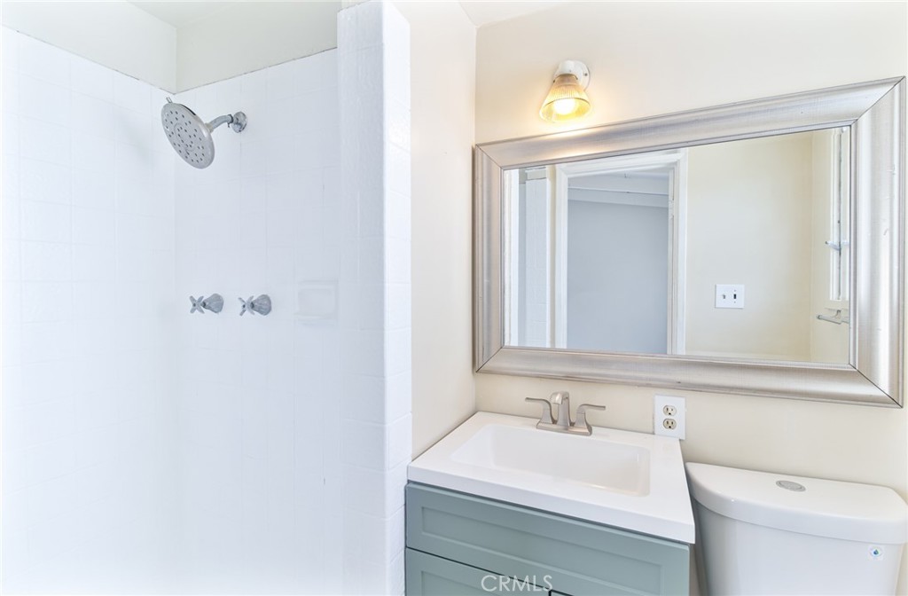 825 N Lilac Avenue Property Photo 22