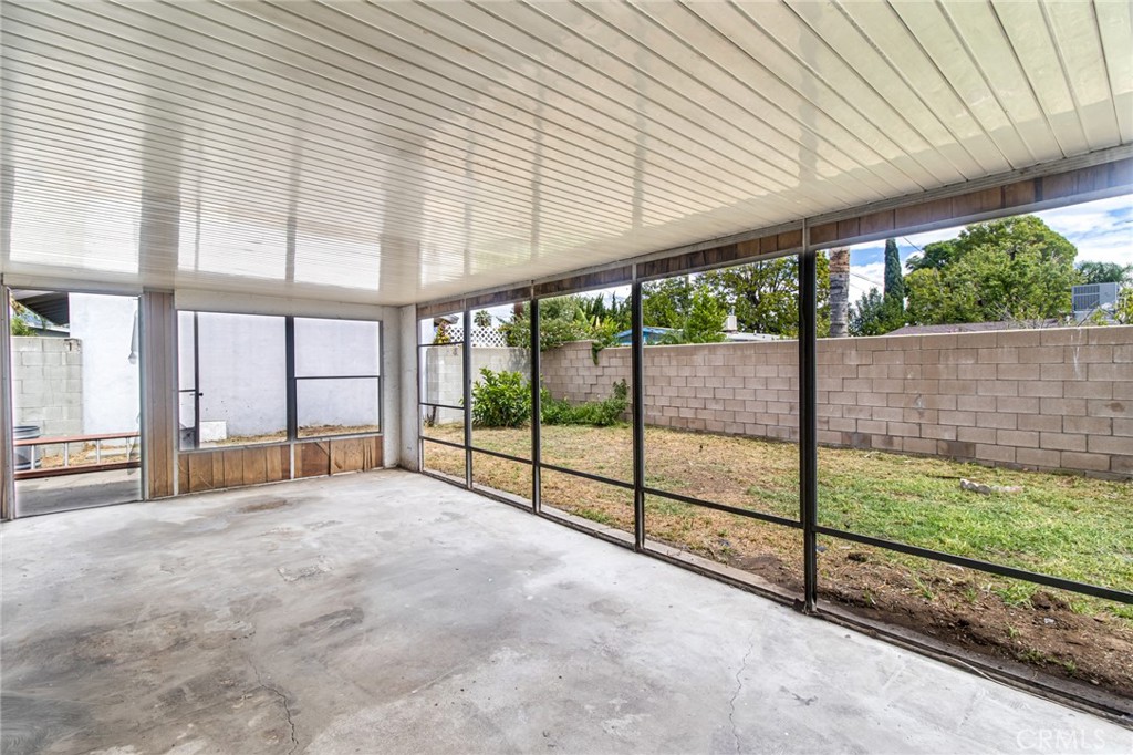 825 N Lilac Avenue Property Photo 23