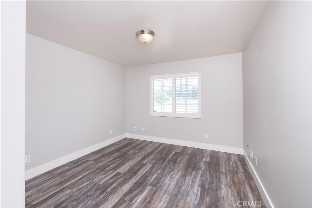 8715 Dufferin Property Photo 22