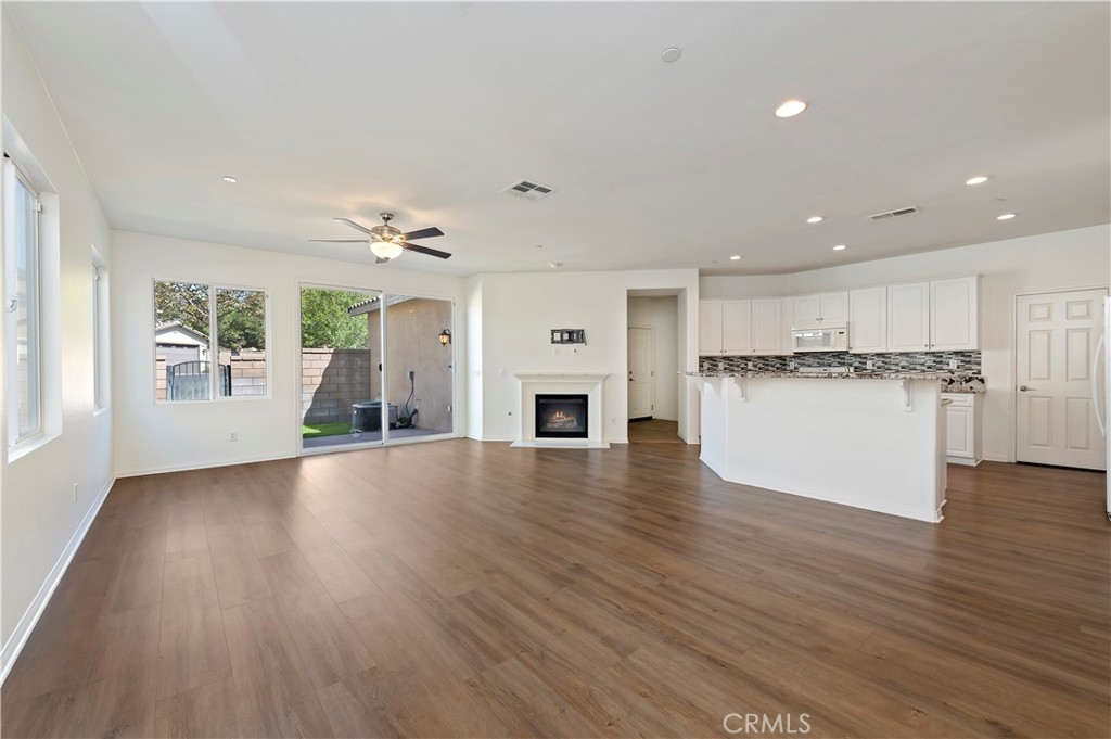 15834 Vienna Property Photo 7