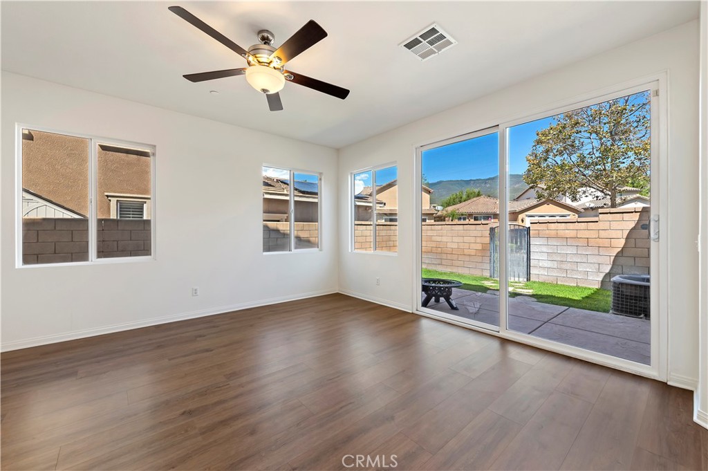 15834 Vienna Property Photo 9