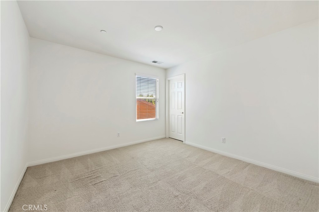 15834 Vienna Property Photo 23