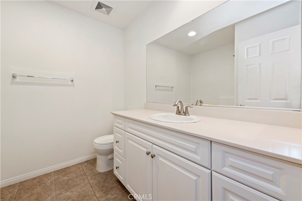 15834 Vienna Property Photo 25