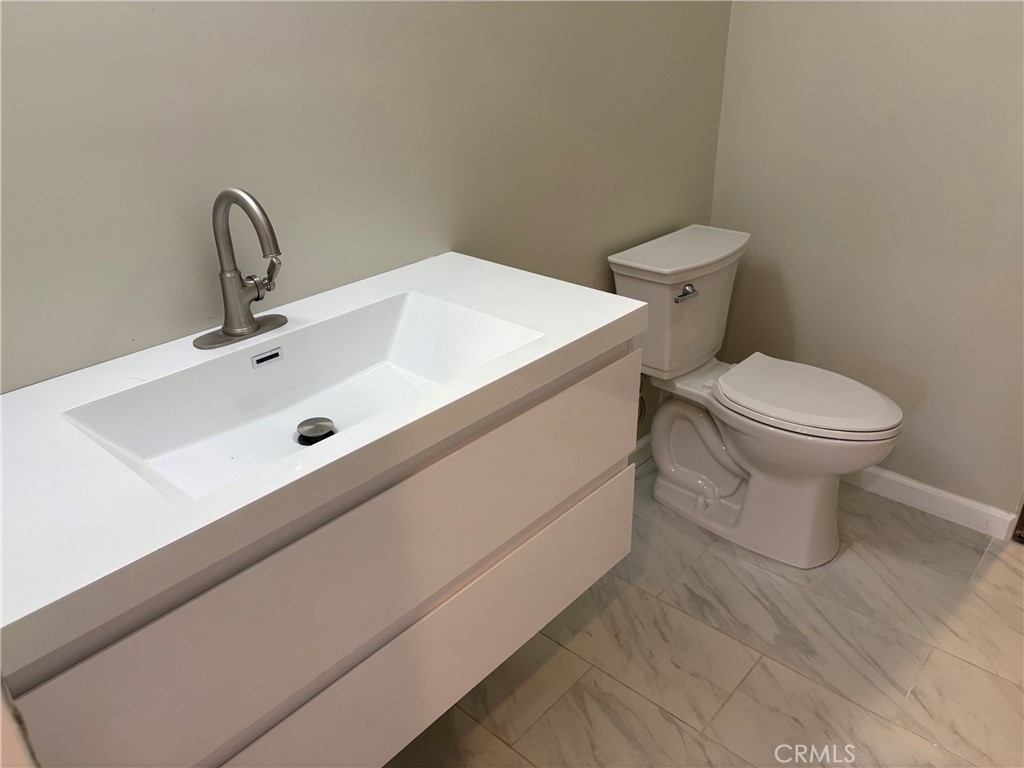 1148 N Elmwood Avenue 02 Property Photo 7