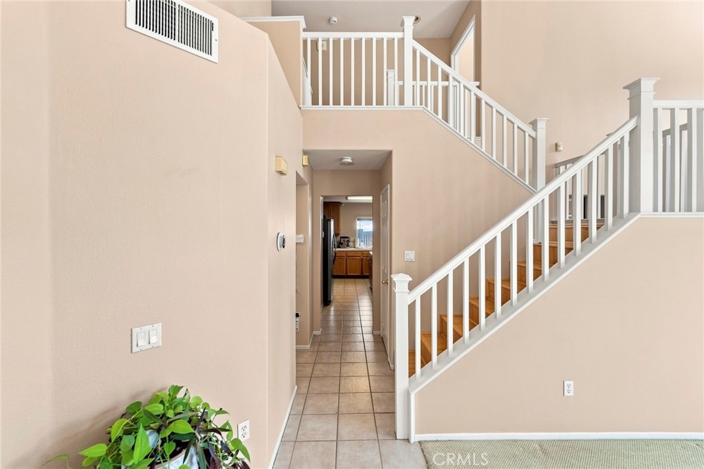 637 Avondale Property Photo 4