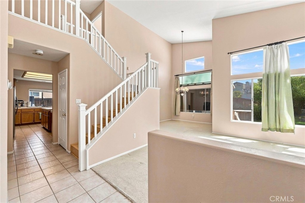 637 Avondale Property Photo 6
