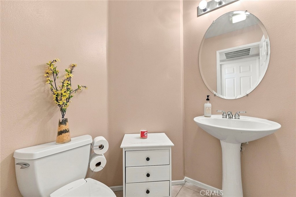 637 Avondale Property Photo 9