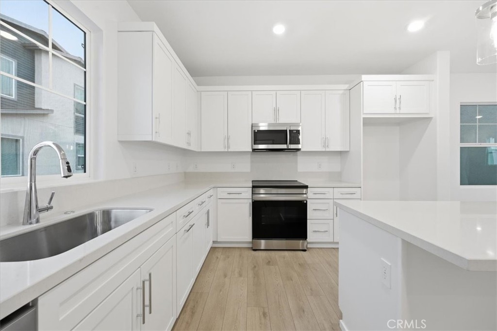 2520 Bombay Street Property Photo 5