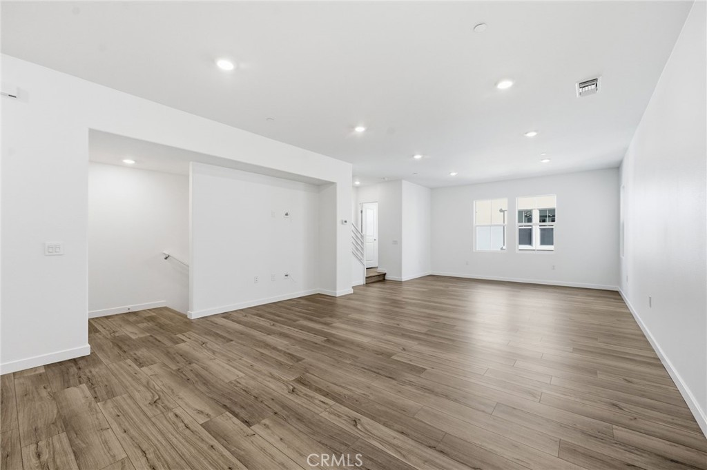 2511 Bombay Street Property Photo 8