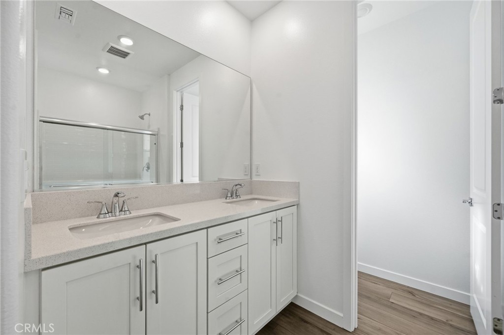 2511 Bombay Street Property Photo 13