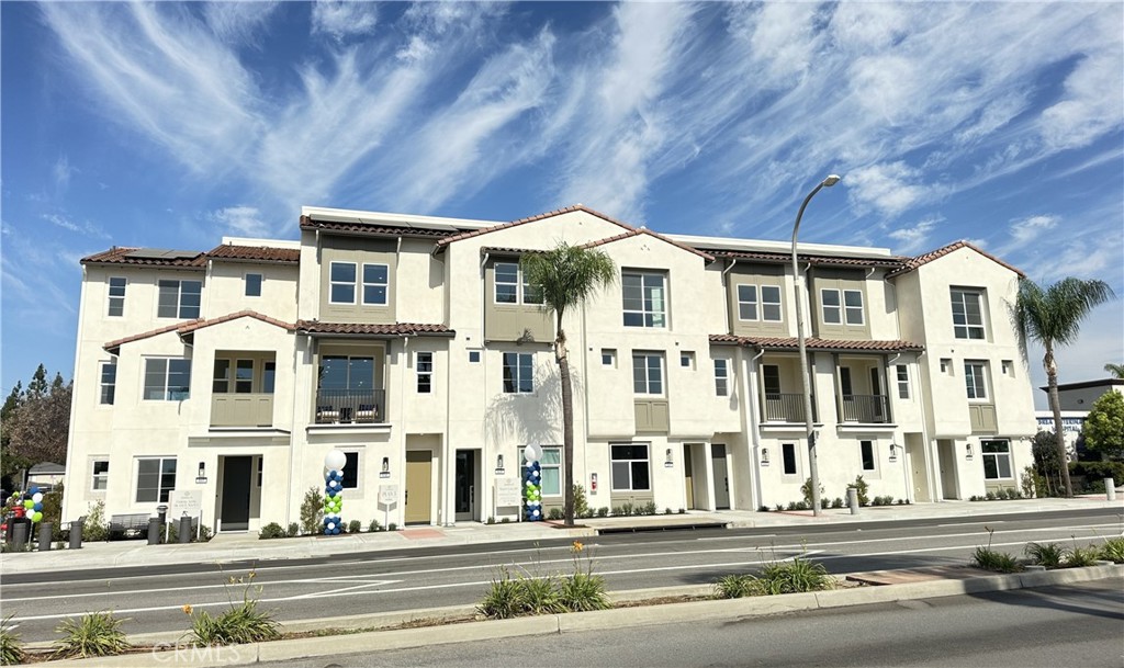 685 S Brea Boulevard 102 Property Photo 1
