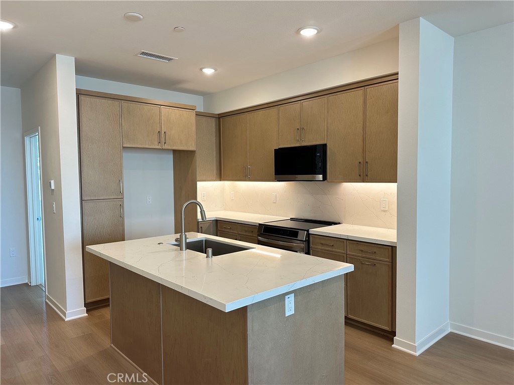 685 S Brea Boulevard 104 Property Photo 1