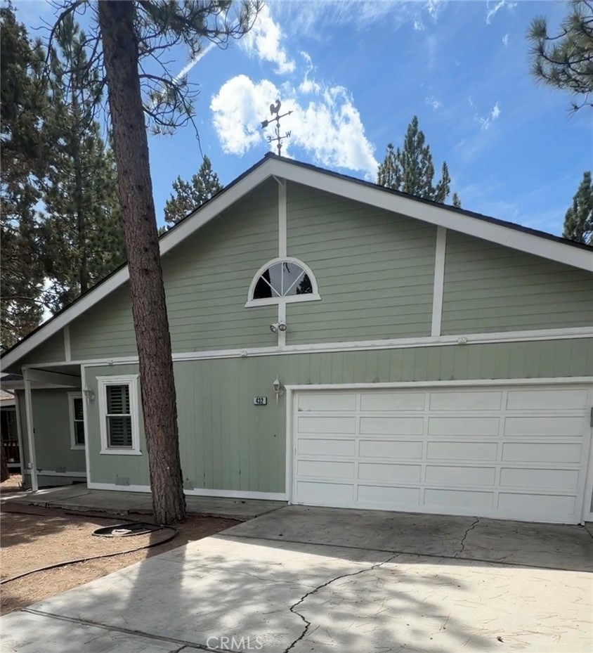 432 E Mountain View Property Photo 1