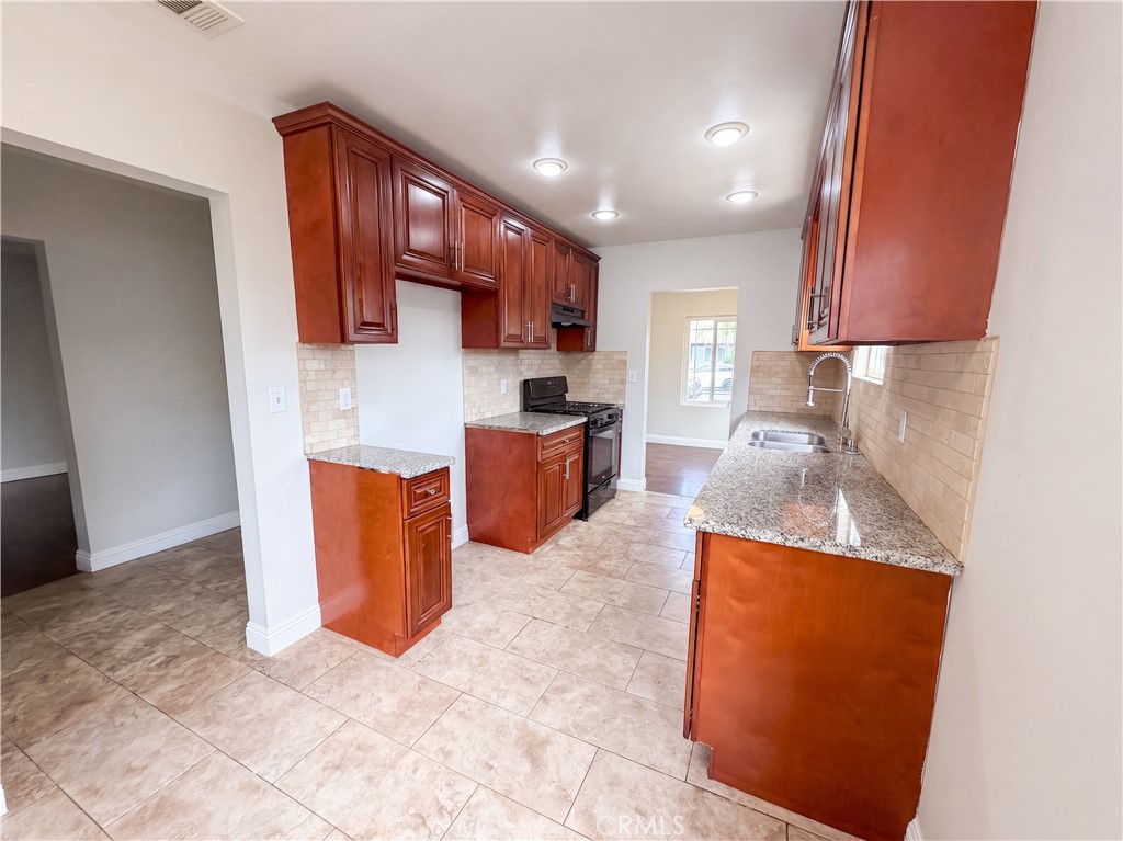 16515 Rosemary Property Photo 8