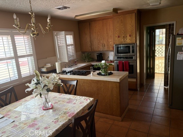 944 Kenwood Property Photo 2