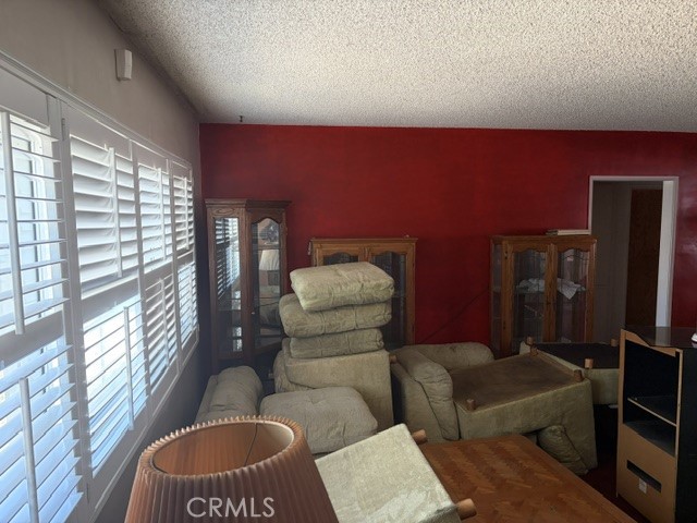 944 Kenwood Property Photo 3