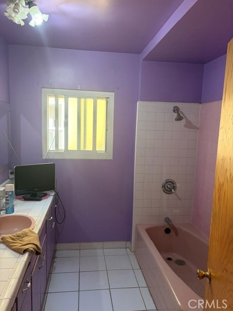 944 Kenwood Property Photo 6