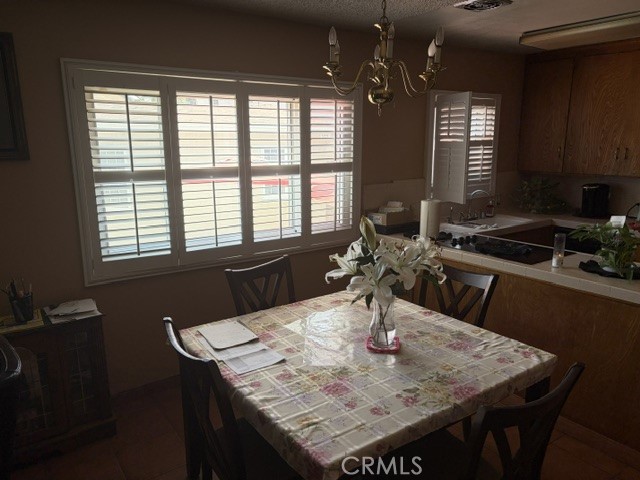 944 Kenwood Property Photo 8