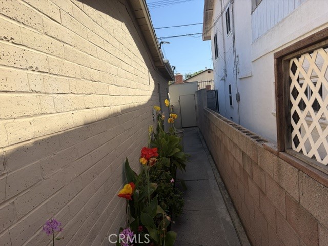 944 Kenwood Property Photo 15