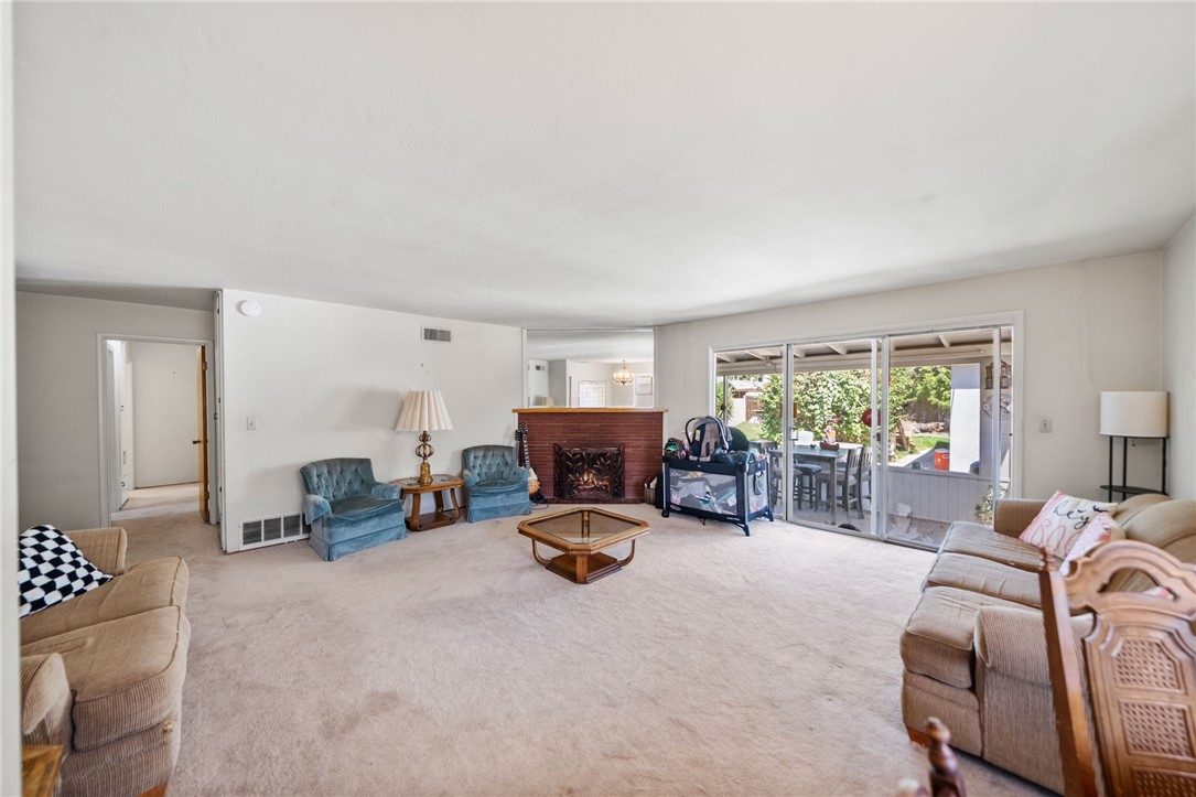 5433 Rochester Street Property Photo 8