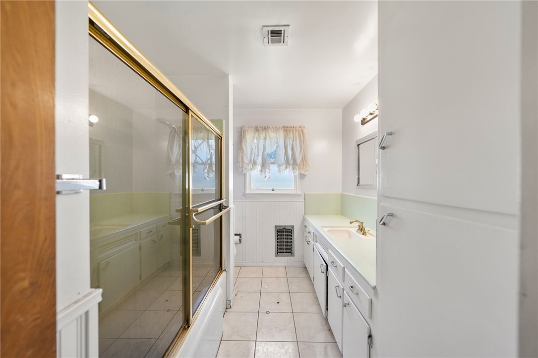 5433 Rochester Street Property Photo 12