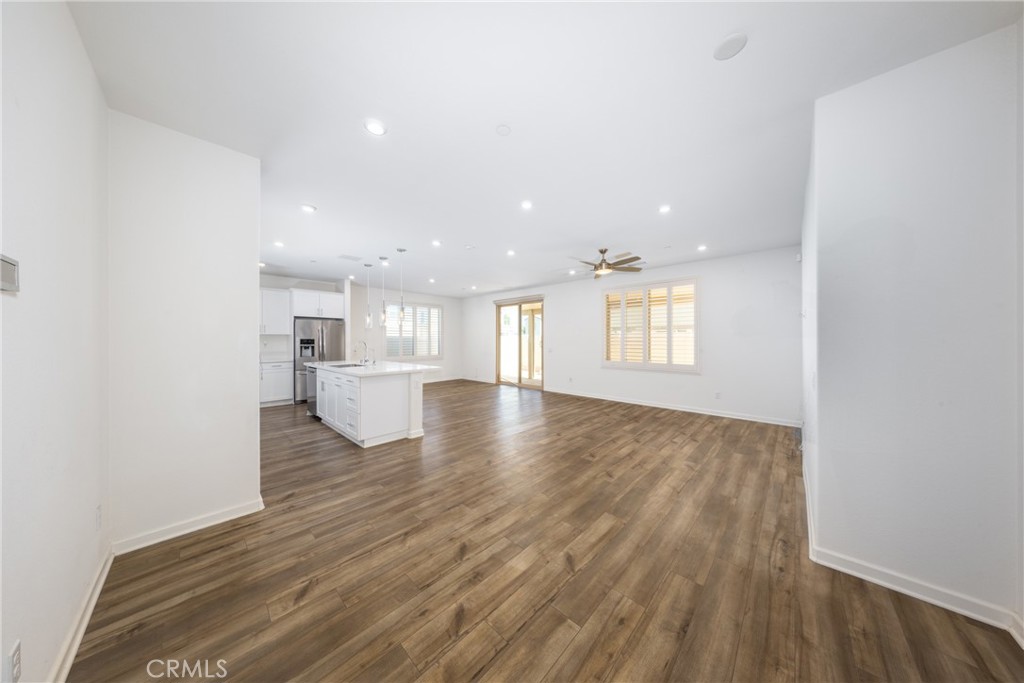 493 N Pinewood Avenue Property Photo 6