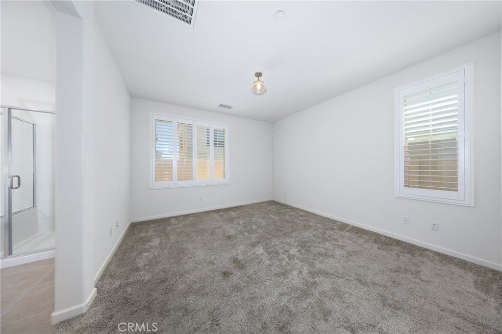 493 N Pinewood Avenue Property Photo 16