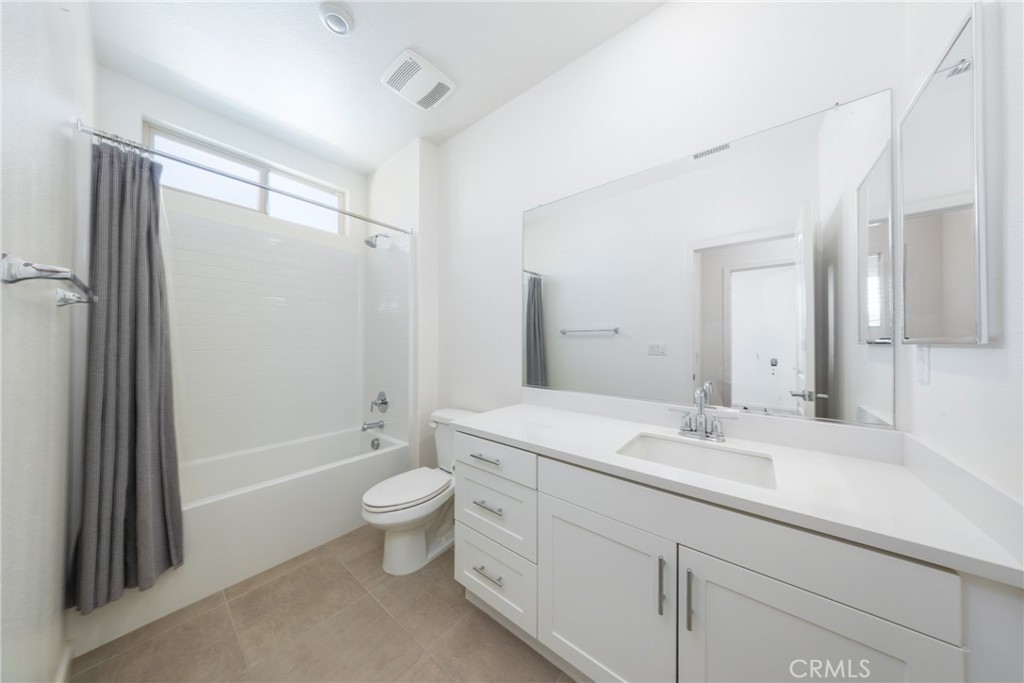 493 N Pinewood Avenue Property Photo 22
