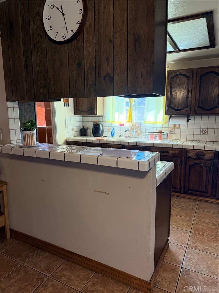 1911 Holly Avenue Property Photo 3