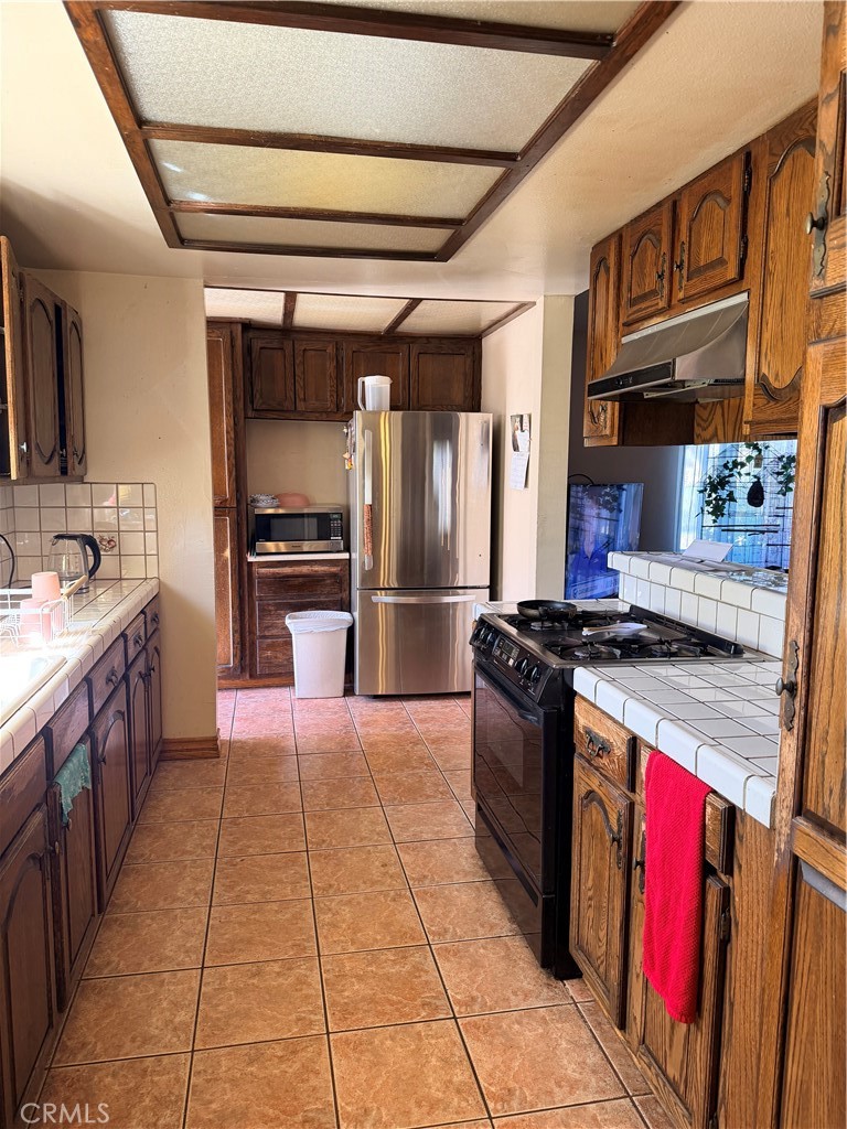 1911 Holly Avenue Property Photo 5