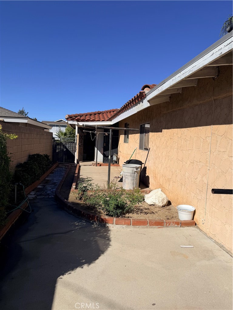 1911 Holly Avenue Property Photo 8