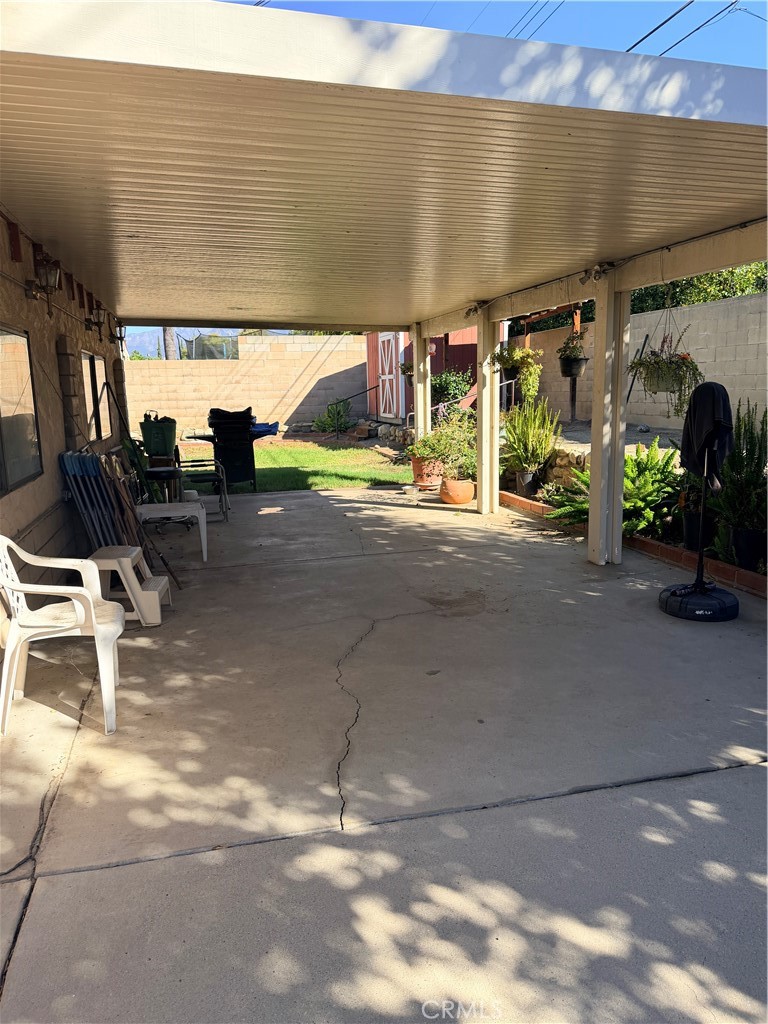 1911 Holly Avenue Property Photo 10