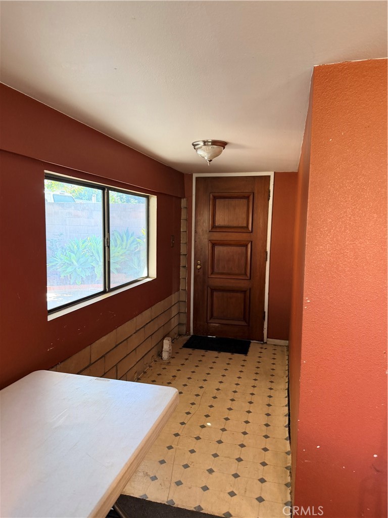 1911 Holly Avenue Property Photo 11
