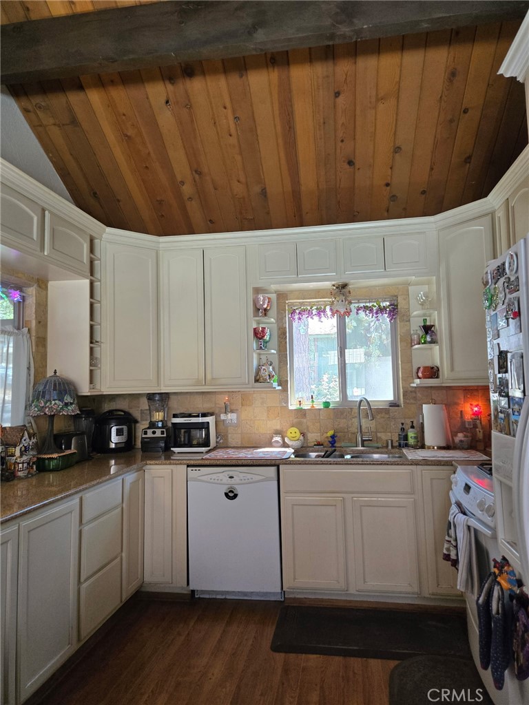 32909 Chipmunk Property Photo 6