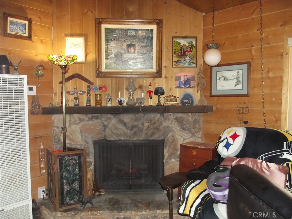 32909 Chipmunk Property Photo 7