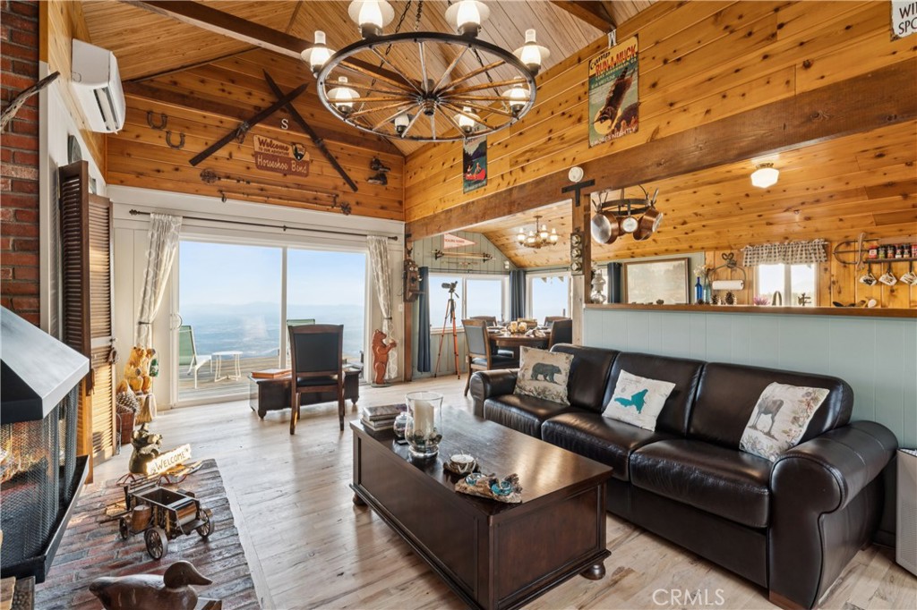 24187 Rockview Property Photo 10