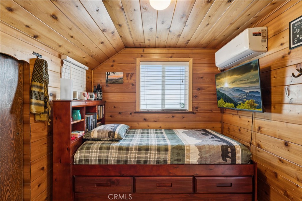 24187 Rockview Property Photo 14