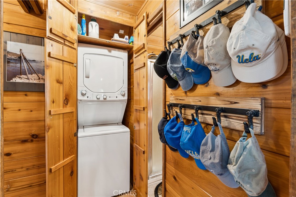 24187 Rockview Property Photo 15