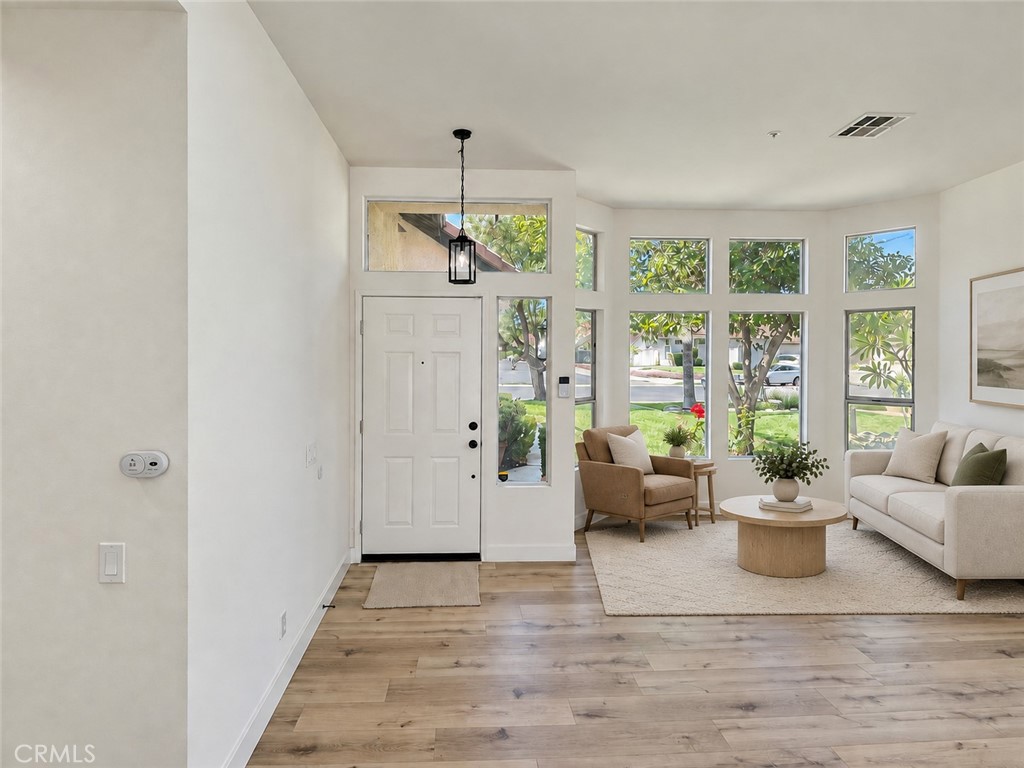 16786 Via Pamplona Property Photo 4